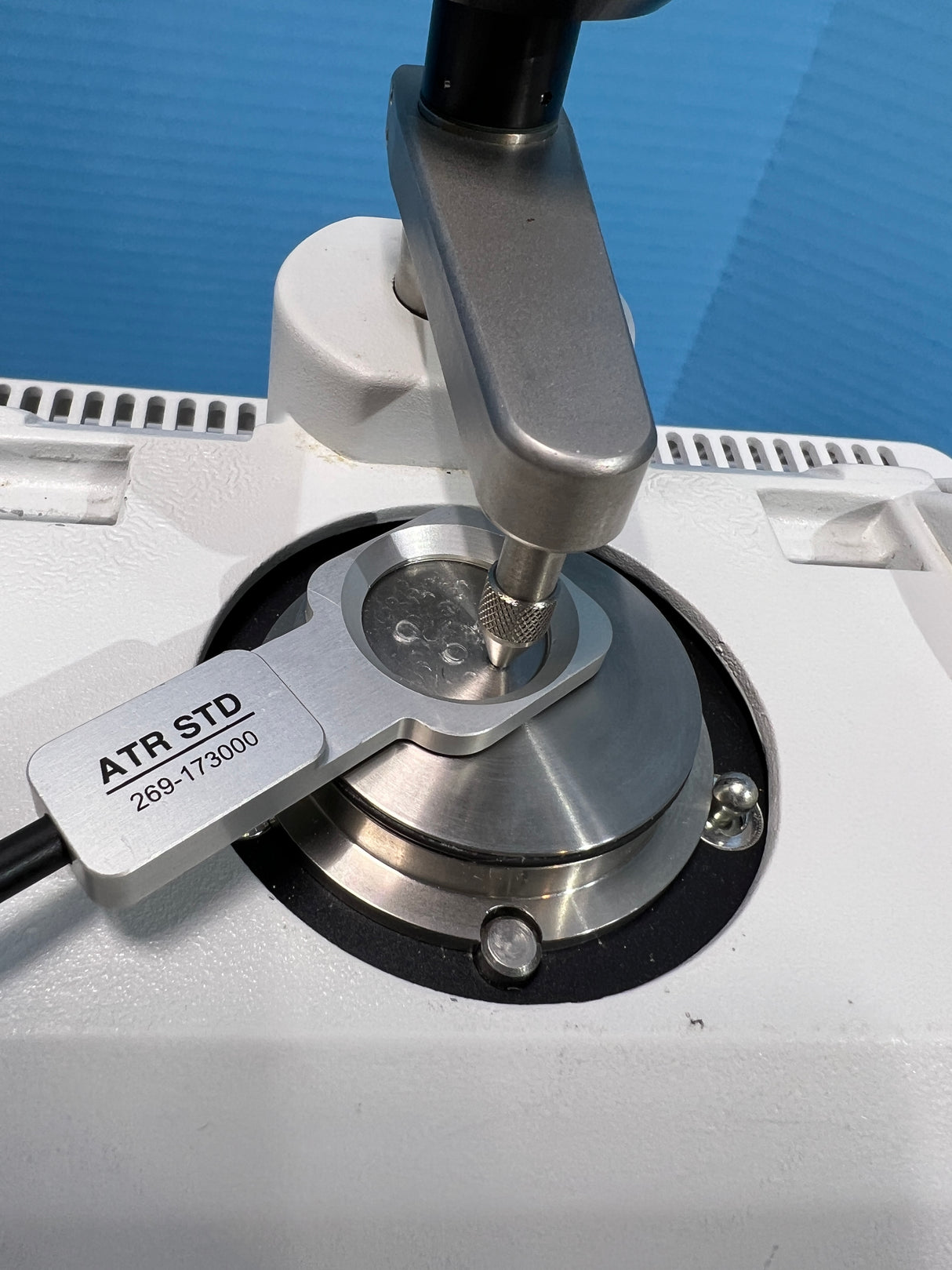 (IS5-ID5) Thermo IS5 FTIR with ID5 Diamond ATR