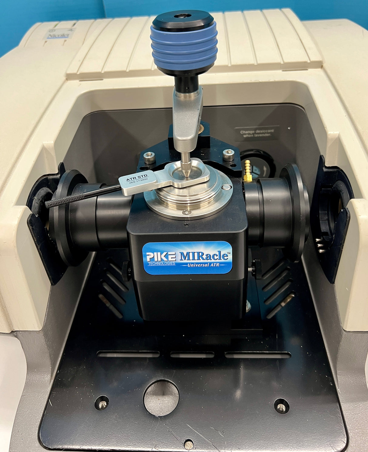 Avatar 360 FTIR with Diamond ATR