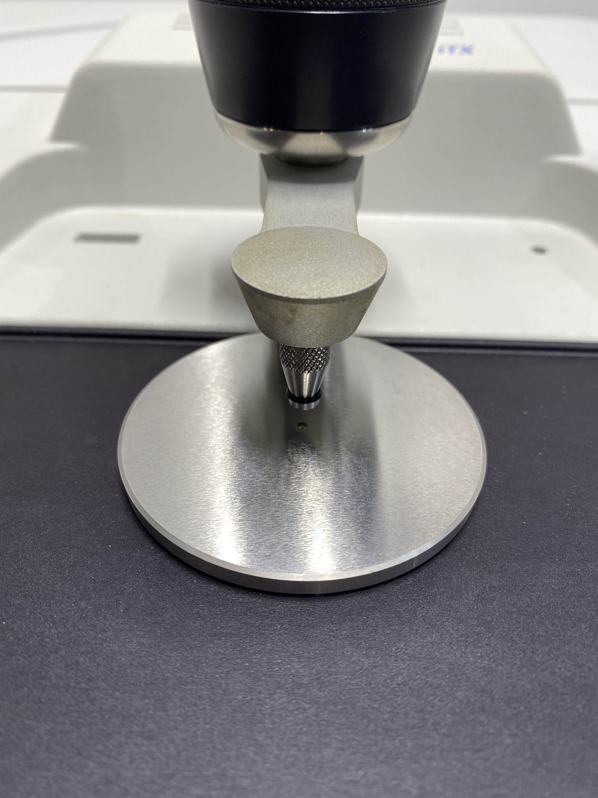 (IS10-ATR) Thermo Nicolet IS10 with Diamond ATR, Detail