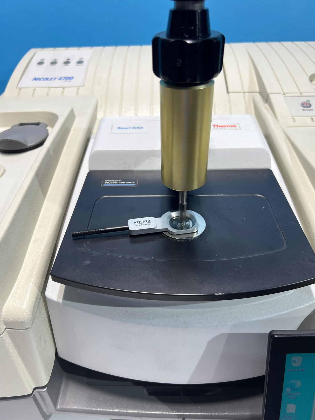 Thermo Nicolet 4700 with Diamond ATR